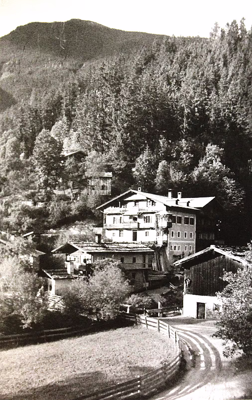 Geschichte © Märzenklamm Geschichte © Märzenklamm